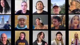 Украинцы поют «Червону калину» 