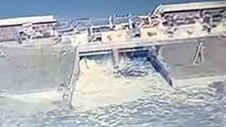 Сброс воды с поврежденного ударами ВСУ Белгородского водохранилища 