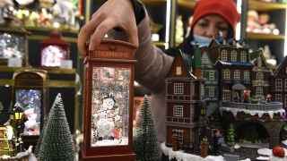 На фестивале работают торговые точки. Мастер-классы, концерты и мероприятия власти планировали проводить в закрытых помещениях, «если будет позволять ситуация»