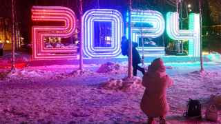 Украшения к Новому году в центре Москвы.