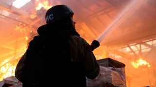 Последствия удара по складу в Днепре 