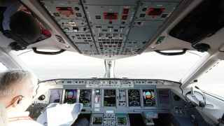 Самолет SSJ-100