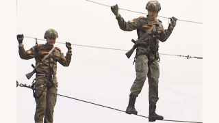 Для реформирования армии, особенно российской, нужно создать очень сбалансированную конструкцию