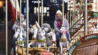 В прошлом году власти Москвы отменили фестиваль и новогодние ёлки из-за пандемии коронавируса. В ноябре мэр столицы Сергей Собянин заявил, что московская экономика во многом адаптировалась к новым условиям, и фестиваль возобновят.