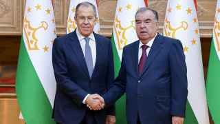 Министр иностранных дел РФ Сергей Лавров и президент Таджикистана Эмомали Рахмон