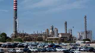 Нефтеперерабатывающий завод ISAB, принадлежащий российской компании «Лукойл», на Сицилии