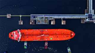 Валюта от продажи нефти будет долго идти в Россию