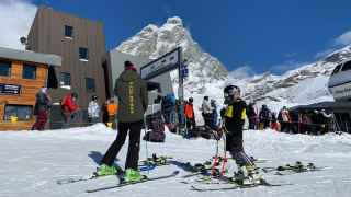 Начавшийся сезон в Червинии привлек множество горнолыжников – но ненадолго