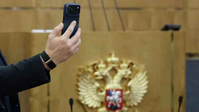 «Давно привыкли». В Госдуме не увидели проблем для россиян из-за отключений интернета перед 9 мая