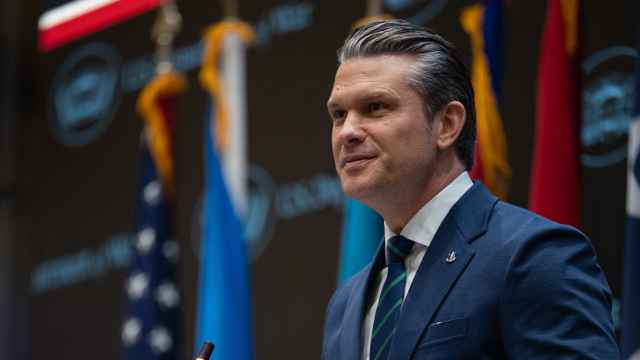 Главу Пентагона заподозрили в инсайдерской торговле акциями перед войной с Ираном