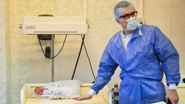 Рождаемость в российских селах рухнула до минимума за 35 лет