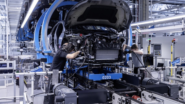 Mercedes вслед за Volkswagen заявил о готовности выпускать военную продукцию