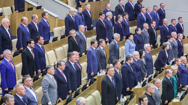 Госдума разрешила Путину вводить армию в другие страны для защиты россиян за рубежом