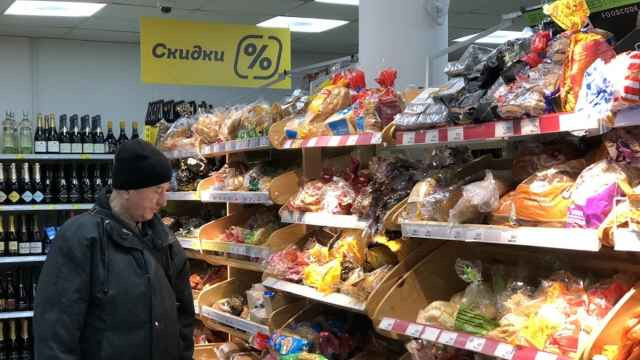 Россияне впервые за 6 лет стали меньше ходить в магазины за продуктами