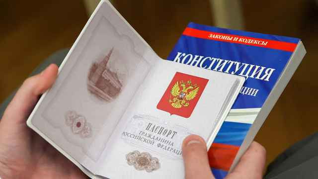 Минюст предложил отнимать российское ВНЖ у родственников иностранных наемников, выступающих за смену власти в России
