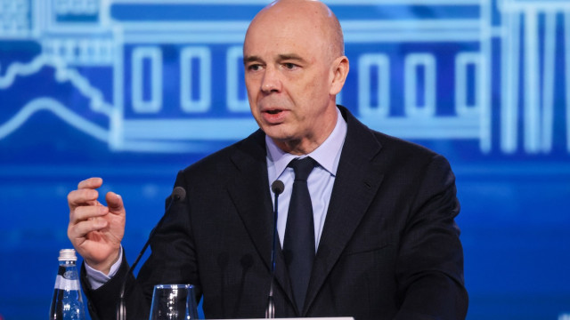 Глава Минфина посоветовал олигархам готовиться к трудным временам и экономить деньги