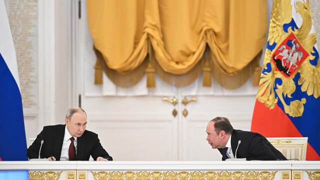 Мать главы администрации Путина заработала больше миллиона долларов на кредитах оборонным компаниям