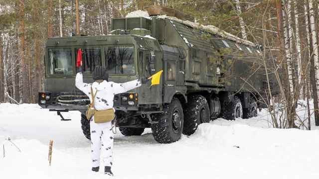 В Сибири провели учения по борьбе с пытающимися захватить ядерное оружие диверсантами