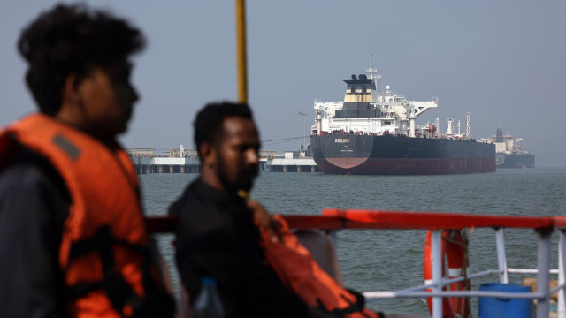 Иран решил взимать плату за проход через Ормузский пролив во время двухнедельного перемирия с США