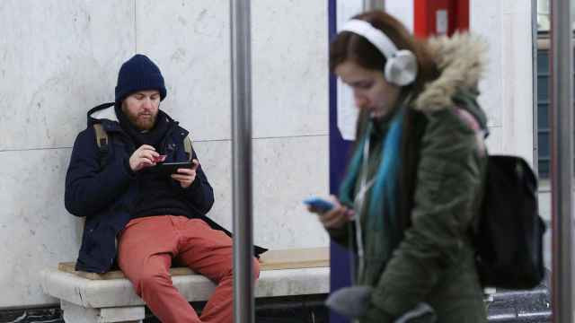 Почти половина россиян продолжили читать каналы в Telegram после блокировки мессенджера