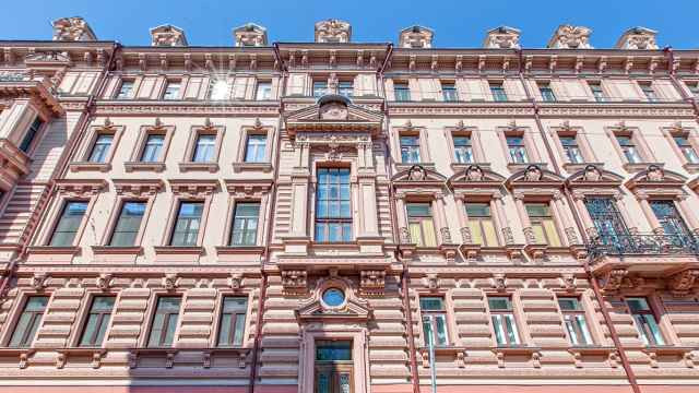 Бывшего топ-чиновника Минобороны обвинили в незаконной продаже особняка в комплексе, где жили советские маршалы и дети Сталина