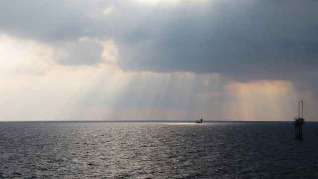 Цены на нефть и газ рухнули на 10% после заявления Ирана об открытии Ормузского пролива