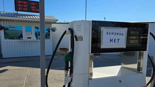 В Крыму стали предлагать бензин по 200–350 рублей за литр из-за топливного кризиса