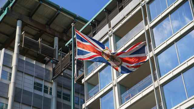 У россиян возникли проблемы с оформлением визы Великобритании